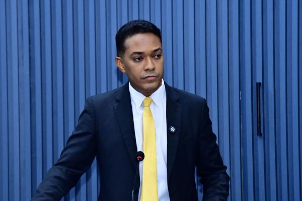 Vereador Felipe Vieira denuncia irregularidades na UPA de Floriano