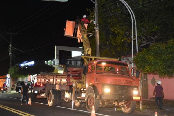Prefeitura retoma manutenção de iluminação pública nos bairros em Floriano