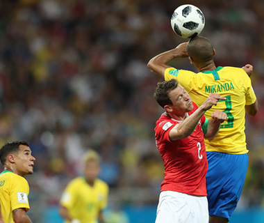 Pela primeira vez, diretor da Fifa admite "erro" em gol da Suíça