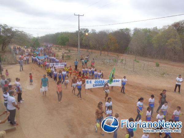 Realizada 1&ordf; Parada C&iacute;vica das escolas do campo de Bar&atilde;o de Graja&uacute;.(Imagem:FlorianoNews)