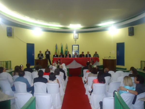 C&acirc;mera Municipal realiza Se&ccedil;&atilde;o Solene e entrega t&iacute;tulos de Cidad&atilde;o Florianense.(Imagem:FlorianoNews)