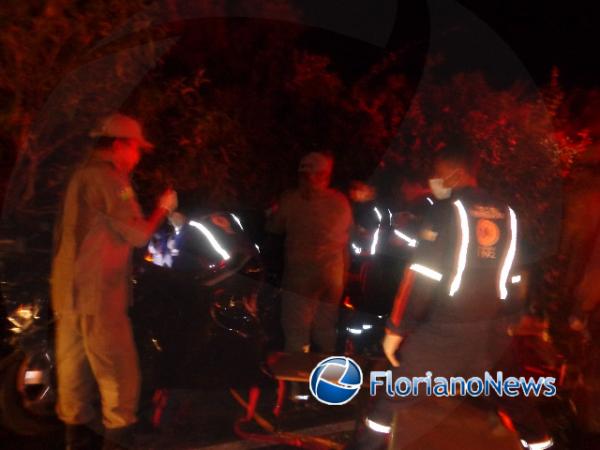 Colis&atilde;o frontal entre carros deixa tr&ecirc;s pessoas feridas na PI-140(Imagem:FlorianoNews)