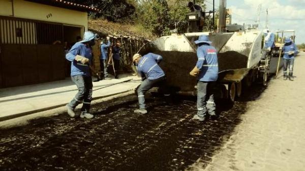 Obras de asfaltamento t&ecirc;m in&iacute;cio no bairro Alto Cruz.(Imagem:FlorianoNews)