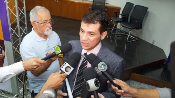 Vereador é preso por transporte irregular e eleitores são flagrados tirando fotos nas urnas no Piauí