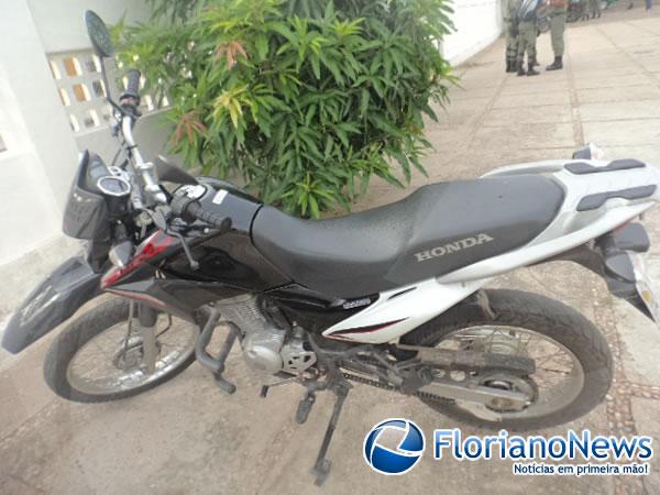 Alarme ajuda Pol&iacute;cia Militar a recuperar motocicleta minutos ap&oacute;s ser roubada.(Imagem:FlorianoNews)