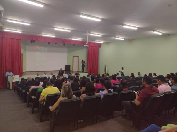 Secretaria de Educa&ccedil;&atilde;o realiza Forma&ccedil;&atilde;o 