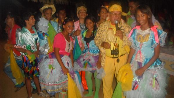 Rep&oacute;rter Amarelinho realizou festival de quadrilhas na localidade Morrinhos.(Imagem:FlorianoNews)