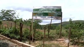 Operários paralisam obra de Posto de Saúde por falta de pagamento