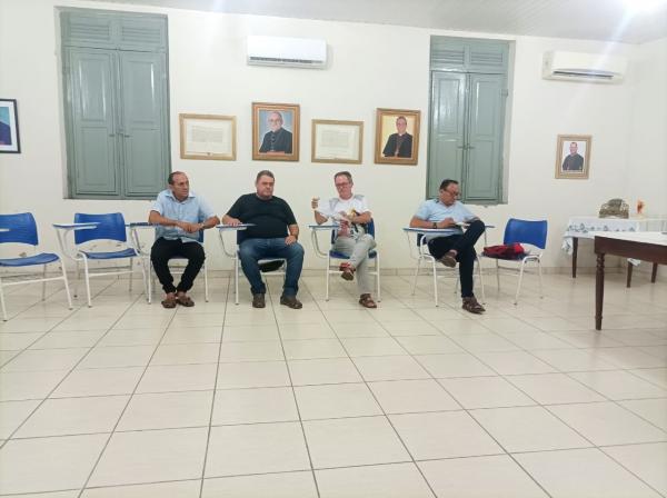 Candidatos a diáconos permanentes da Diocese de Floriano concluem etapa inicial de formação(Imagem:Divulgação)