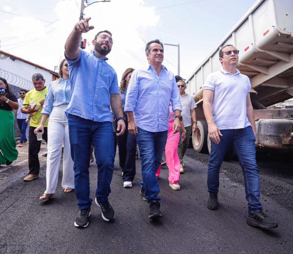 Ciro entregou o maior pacote de asfaltamento da história de Parnaíba com investimento de R$ 4,8 mi(Imagem:Ascom)