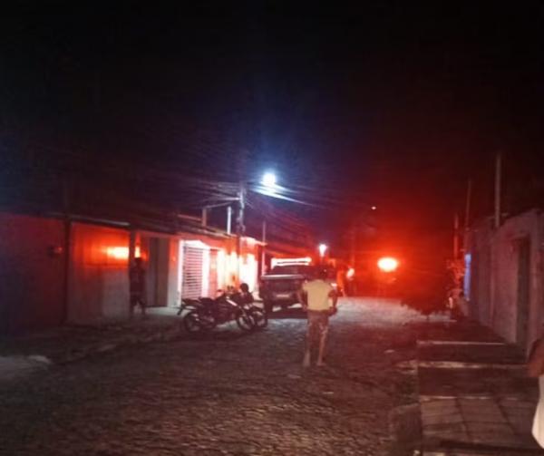 Idoso de 74 anos tem casa invadida e é morto a tiros em Parnaíba