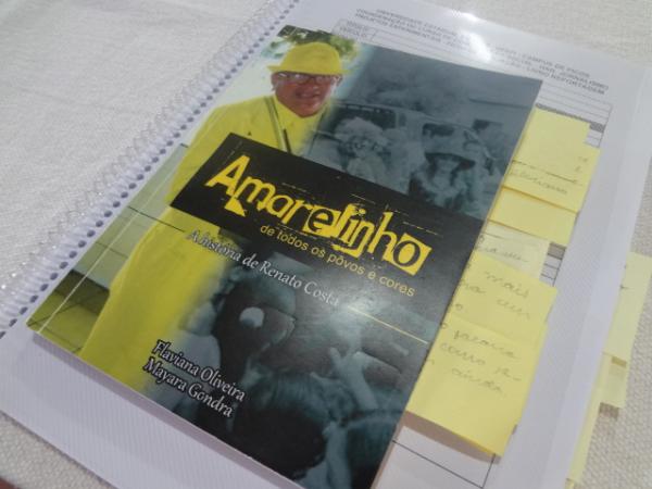 Rep&oacute;rter Amarelinho foi homenageado com um livro que conta a sua hist&oacute;ria de vida.(Imagem:FlorianoNews)