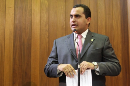 Parlamentar pede providência contra constrangimento de deputados