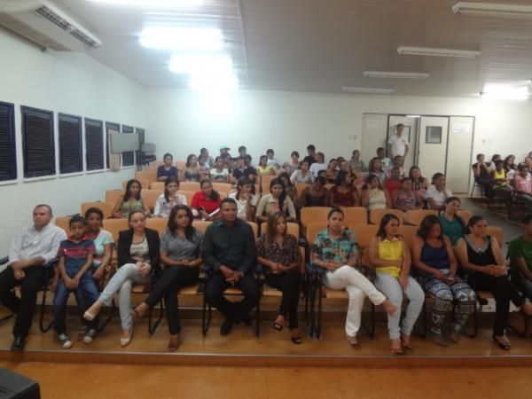 Jovens de Floriano receberam certificado do Projovem Trabalhador