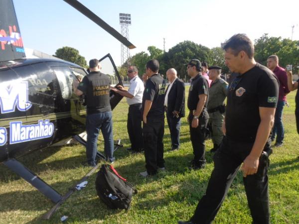 Pol&iacute;cia apura pouso de helic&oacute;ptero no Est&aacute;dio Tiber&atilde;o, em Floriano.(Imagem:FlorianoNews)