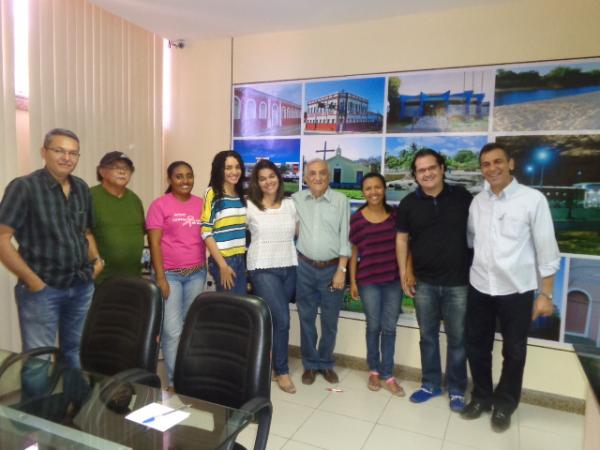 Prefeito promove mudan&ccedil;as em tr&ecirc;s secretarias.(Imagem:FlorianoNews)