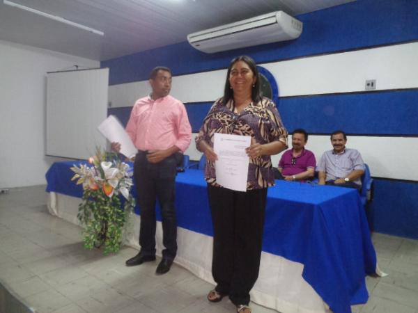 Gerente e coordenadores municipais s&atilde;o empossados em solenidade no munic&iacute;pio de Floriano.(Imagem:FlorianoNews)