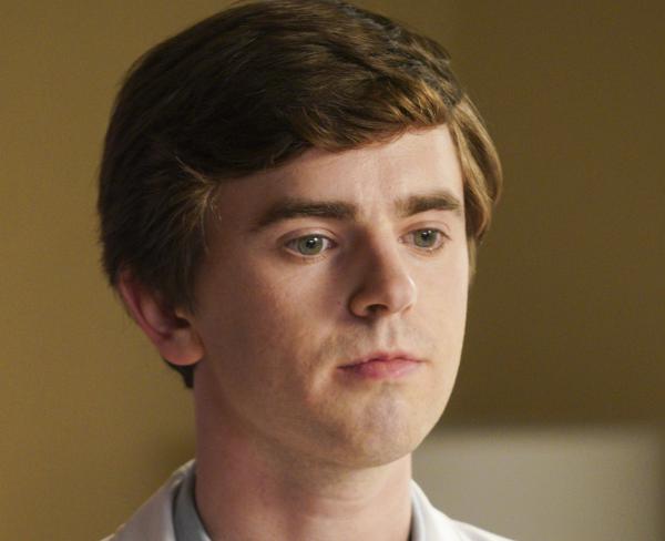 Ator de Good Doctor diz que personagem terá "mais coisas a perder" na 3ª temporada