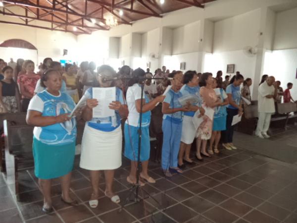 Católicos de Floriano celebram 101 anos da devoção à Mãe Rainha