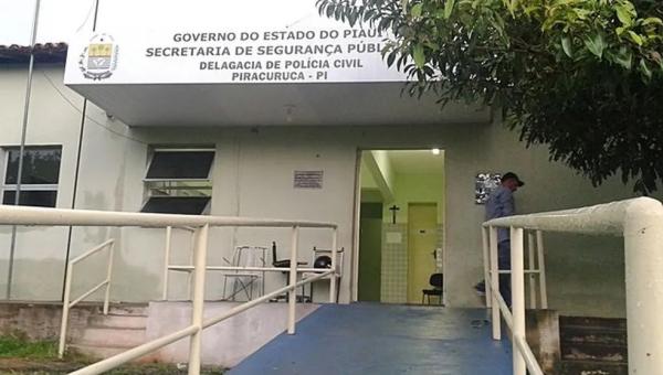 Ajudante de pedreiro tem surto psicótico, mata a própria tia estrangulada e incendeia corpo dela