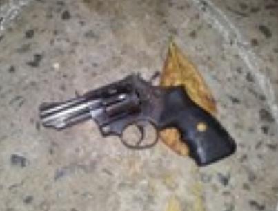 PM troca tiros com grupo e apreende quatro menores suspeitos de roubo
