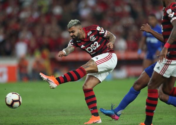 Gabigol revela conversas com Balotelli e espera italiano no Flamengo: "Seria inacreditável"