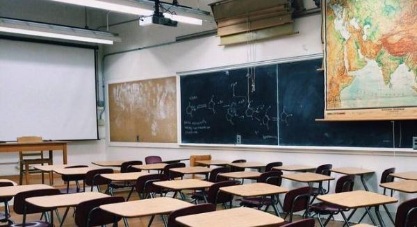 Em despacho, MEC diz que instituições federais não podem cobrar vacina para volta às aulas