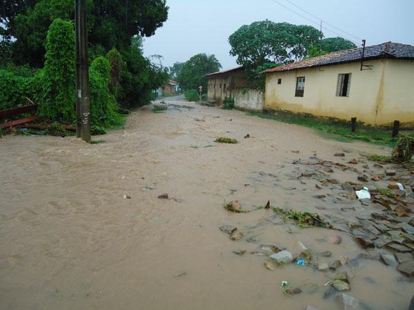 Chuva causou destrui&ccedil;&atilde;o em Floriano(Imagem:Reda&ccedil;&atilde;o)