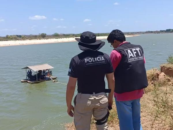 Dragas são interditadas após fiscalização flagrar mergulhadores usando mangueira de ar