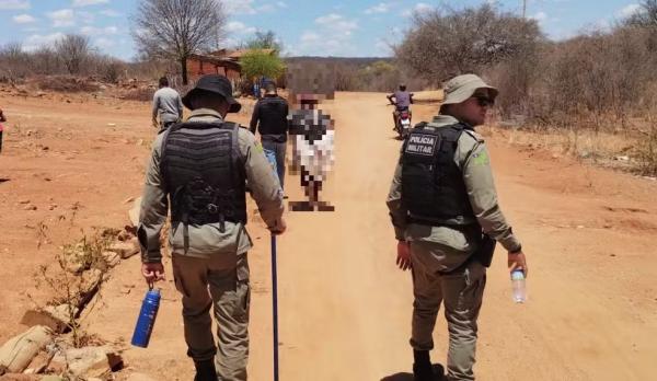 Suspeito de estuprar filha e passar oito dias escondido em mata se apresenta à polícia no Piauí