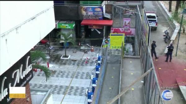 Lojistas que tiveram boxes incendiados ficar&atilde;o em instala&ccedil;&otilde;es tempor&aacute;rias no hall de entrada, em frente &agrave; Pra&ccedil;a da Bandeira.(Imagem:Reprodu&ccedil;&atilde;o/TV Clube)