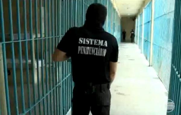 Seguran&ccedil;a diz que penitenci&aacute;ria refer&ecirc;ncia do estado fica no Sul do PI.(Imagem:Reprodu&ccedil;&atilde;o/TV Clube)