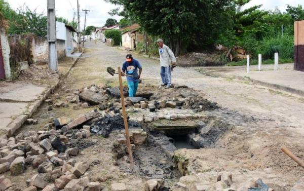 Infraestrutura intensifica servi&ccedil;os de recupera&ccedil;&atilde;o em Floriano.(Imagem:Secom)