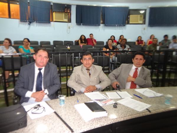Sess&atilde;o ordin&aacute;ria aprova Projetos de Leis em Floriano.(Imagem:FlorianoNews)