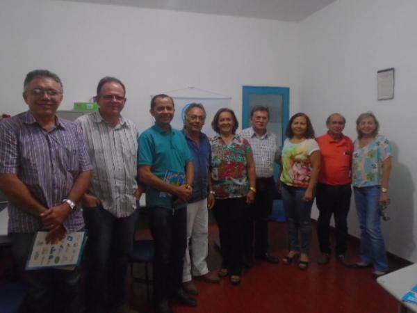 Membros do Sinconflor e Associação Comercial participam de reunião em Floriano