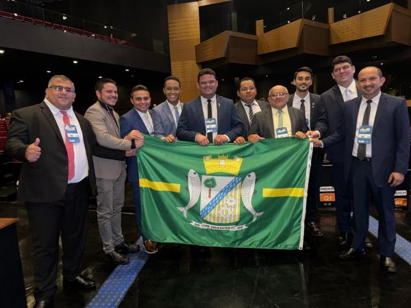 Floriano leva a maior delegação de vereadores que participam da "Marcha dos Gestores e Legislativos"