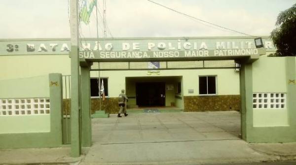 PM de Floriano apreende armas em bar no bairro Nossa Senhora da Guia