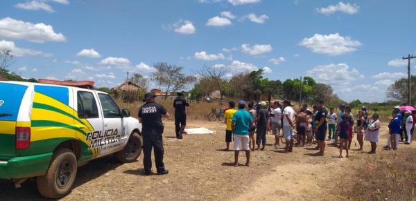 Homem é encontrado morto por espancamento em terreno baldio de Esperantina