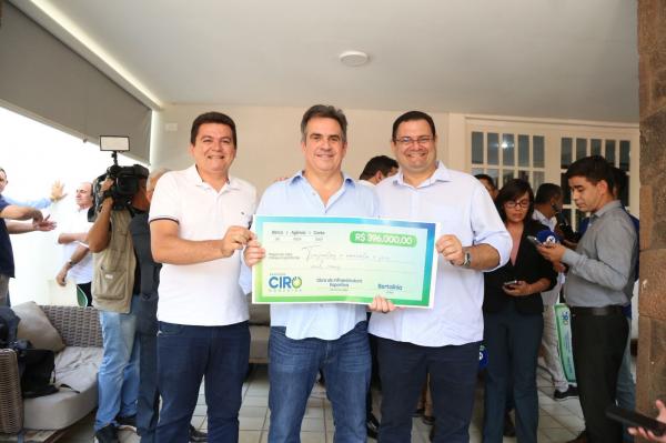 Ciro anuncia mais de R$ 140 milh&otilde;es para munic&iacute;pios piauienses em um &uacute;nico dia(Imagem:Ascom)