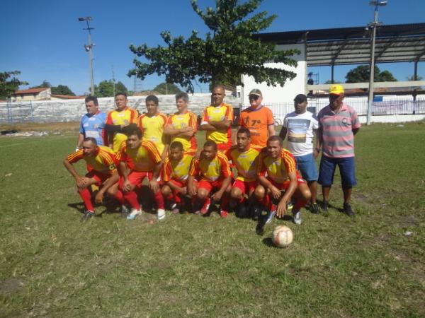 Realizada partida final do campeonato Os Quarent&otilde;es.(Imagem:FlorianoNews)