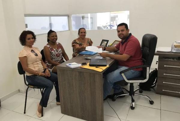 Vereador Akassio recebe lideranças sindicais de Floriano