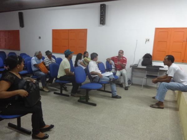 Reuni&atilde;o encerra primeira etapa do Programa &Aacute;gua para Todos em Floriano.(Imagem:FlorianoNews)