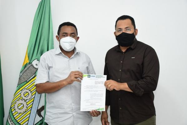 Prefeito Joel Rodrigues sanciona mais uma lei aprovada pelo Legislativo de Floriano