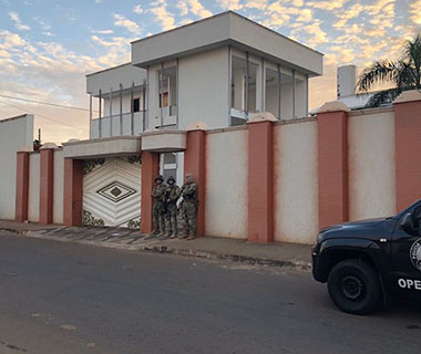 Pastores são presos suspeitos de obter R$ 15 milhões aplicando golpes em fiéis