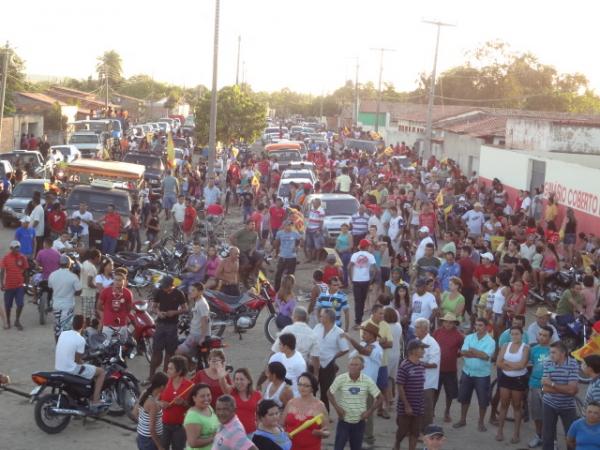 Concentra&ccedil;&atilde;o da coliga&ccedil;&atilde;o Unidos por Bar&atilde;o.(Imagem:FlorianoNews)