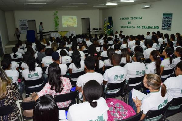 Aberta a I Semana T&eacute;cnica de Seguran&ccedil;a do Trabalho do PRONATEC/SEDUC.(Imagem:Secom)