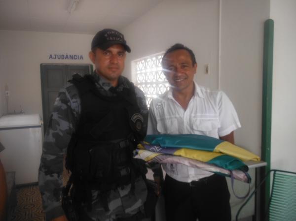 Bandeiras são entregues ao 3º BPM de Floriano para incineração