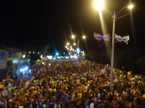 Forr&oacute; dos Plays faz a diferen&ccedil;a na alegria do segundo arrast&atilde;o no carnaval de Floriano.(Imagem:FlorianoNews)