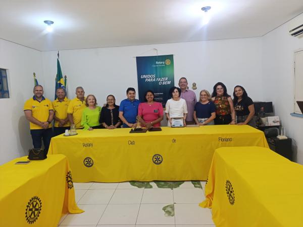 Rotary Club de Floriano homenageia Miguel Arcanjo e destaca ações sociais realizadas no município