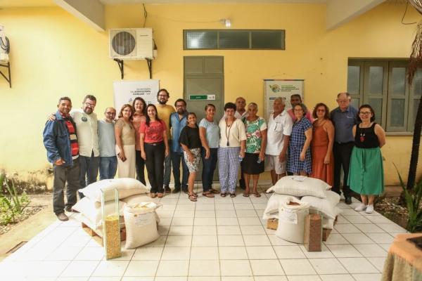 As sementes foram entregues nesta ter&ccedil;a-feira(19), para agricultores familiares de 26 associa&ccedil;&otilde;es no estado.(Imagem:Divulga&ccedil;&atilde;o)